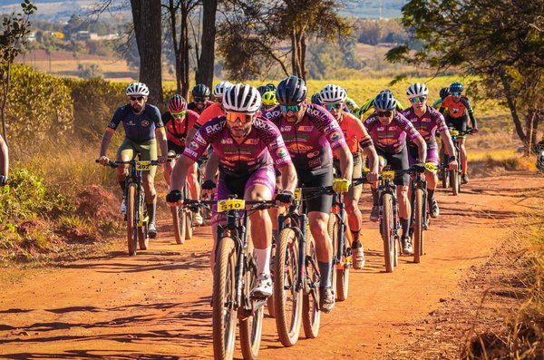 Unlocking Peak Performance: How Wearable Tech is Transforming Training and Progress Tracking